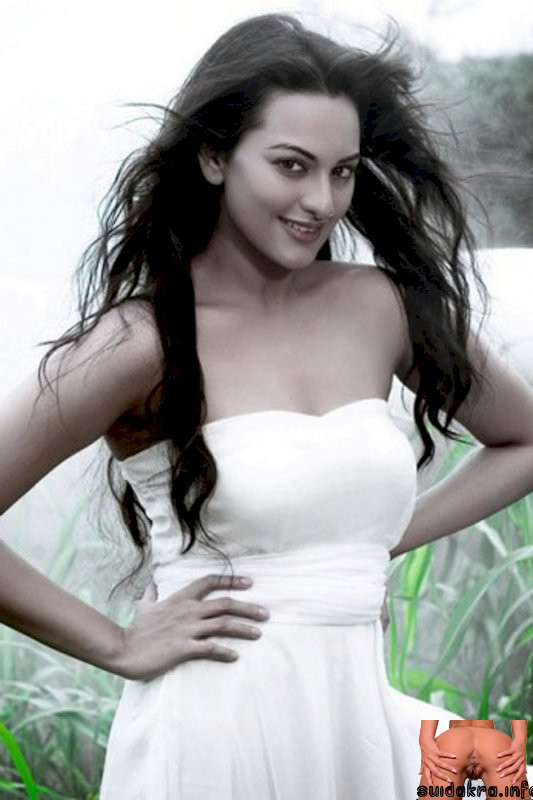 body fully cleavage sexiest wiki hottest sonakshi